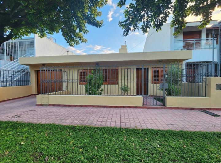 Casa · 174m² · 4 Ambientes · 3 Cocheras