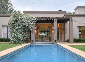 Casa · 300m² · 4 Ambientes · Casa en Venta en Barrio Cerrado Grand Bell, City Bell