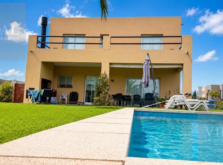 Casa · 404m² · 4 Ambientes