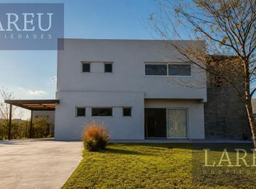 Casa · 330m² · 5 Ambientes · Casa en El Canton, Escobar