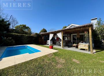 Casa · 110m² · 4 Ambientes · 3 Cocheras · Casa en Alquiler de Verano en Los Álamos!
