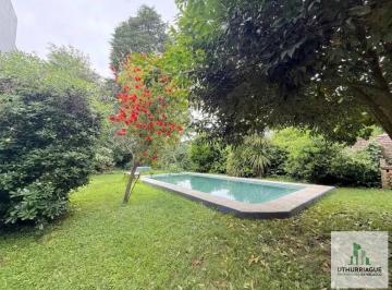 Casa · 90m² · 3 Ambientes · 2 Cocheras · Casa en Venta