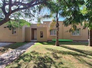 Casa · 146m² · 7 Ambientes · 6 Cocheras · Casa en Una Planta en San Marco Lote Interno - Barrio Náutico