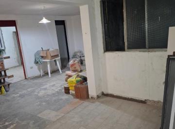 Departamento de 4 ambientes, Almirante Brown · Departamento en Refacción Ideal Para Inversión