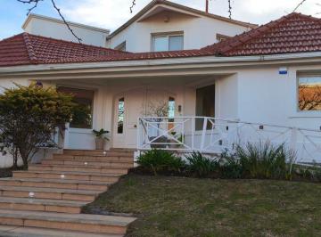 Casa de 12 ambientes, Córdoba · Venta - Casa en Barrio Privado Barrancas - Urca - Seguridad, Tranquilidad y Una Ubicación Única!