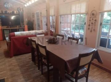 Casa · 168m² · 5 Ambientes · 1 Cochera · Venta Casa 5 Ambientes con Garage y Pileta en Ciudadela