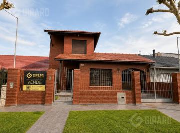 Casa · 290m² · 4 Ambientes · 1 Cochera · Casa en Venta de 4 Ambientes, Apto Credito, en Mar del Plata