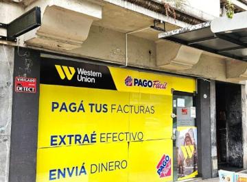 Local comercial de 1 ambiente, Recoleta · Av Coronel Diaz Al 1400 - Recoleta - Local en Alquiler