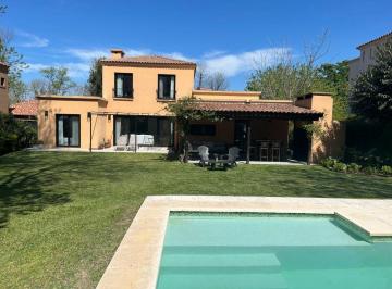 Casa de 6 ambientes, San Miguel · Casas en Alquiler Temporal en Bella Vista