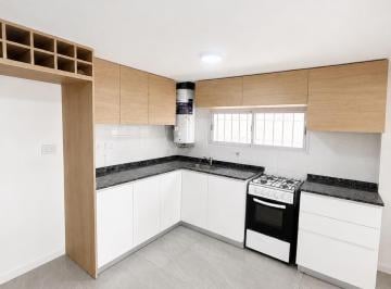 Casa · 115m² · 4 Ambientes · 1 Cochera · Casa Totalmente Reciclada, Tres Dorm., Cochera y Patio