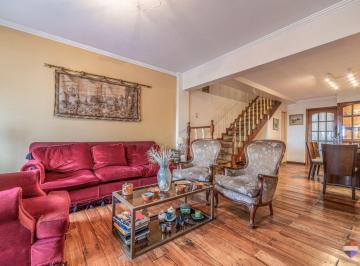 Casa · 162m² · 6 Ambientes · 1 Cochera · Venta Casa Triplex 6 Ambientes en Colegiales