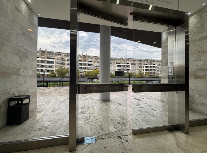 Oficina comercial · 44m² · 1 Ambiente · 1 Cochera