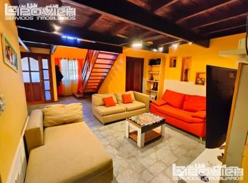 PH · 131m² · 5 Ambientes · PH en Venta. 5 Ambientes en Duplex. Reciclado. Quincho con Parrilla. Sin Expensas. Villa Crespo