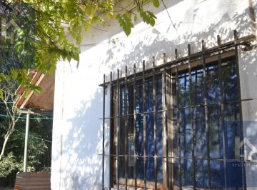 Casa · 72m² · 4 Ambientes · 1 Cochera · Casa Alquiler 3 Ambientes A. Korn con Pileta