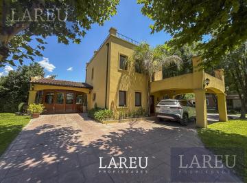 Casa · 220m² · 5 Ambientes · 2 Cocheras · Casa en Venta en El Barrio Privado Bermudas, Pilar