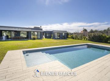 Casa · 208m² · 6 Ambientes · 2 Cocheras · Casa en Venta en Los Cardales, El Campo Fincas Exclusivas Cardales