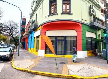 Local comercial de 4 ambientes, Flores · Gran Local en Esquina 190 m² Totales - Sin Expensas - Alquiler o Venta