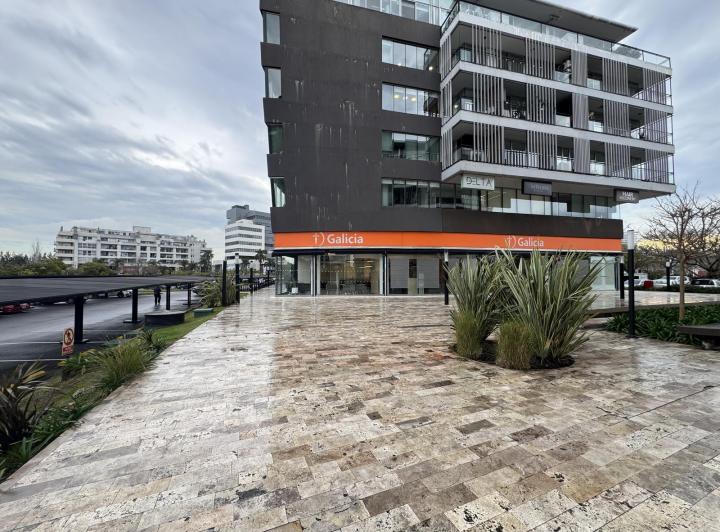 Oficina comercial · 78m² · 1 Ambiente · 1 Cochera