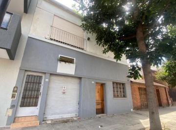 PH de 2 ambientes, Monte Castro · Monte Castro Lascano 4865 PH 2 Amb 1° Piso por Escalera Gran Patio. Ent. Independiente. Apto Crédito