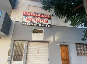 PH de 2 ambientes, Monte Castro · M Castro Lascano 4865 PH 2 Amb Ent. Independiente. 1° Piso X Escalera Patio y Tza Apto Crédito