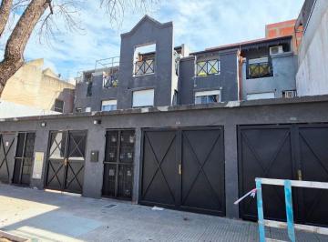 PH de 4 ambientes, Liniers · PH 4 Amb C/cochera y Jardín. Venta. Liniers