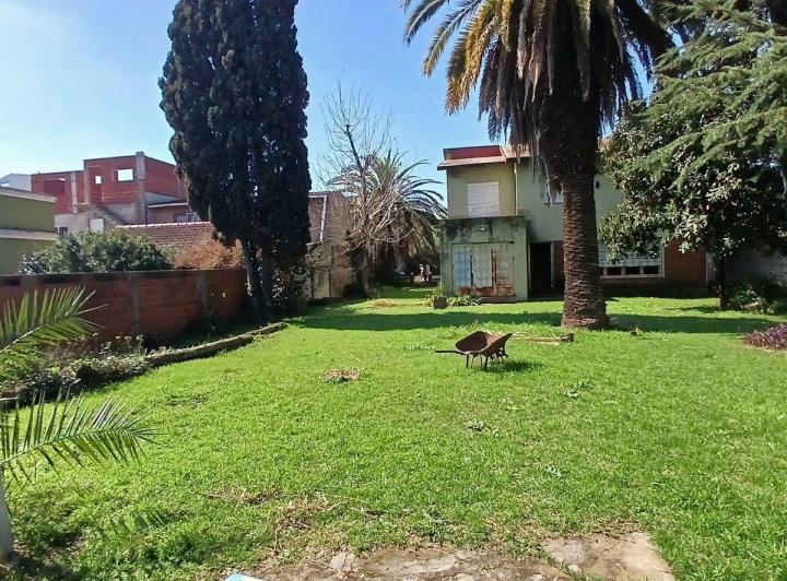 Casa · 150m² · 6 Ambientes · 3 Cocheras