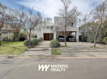 Casa · 550m² · 7 Ambientes · 2 Cocheras · Casa en Los Castores