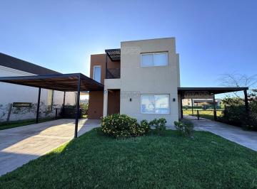 Casa · 151m² · 4 Ambientes · Casa en Venta en San Ramón, Pilar del Este, Pilar