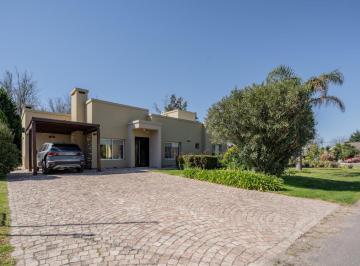 Casa · 160m² · 4 Ambientes · 1 Cochera · Venta Casa 4 Ambientes C/parque, Piscina y Parrilla en Club de Campo Las Perdices