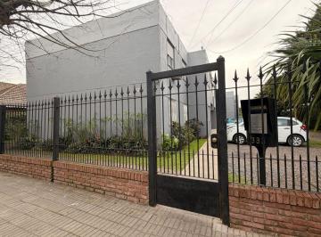 Departamento de 3 ambientes, Almirante Brown · Depto de 3 Ambientes en Agradable Complejo de Pocas Unidades
