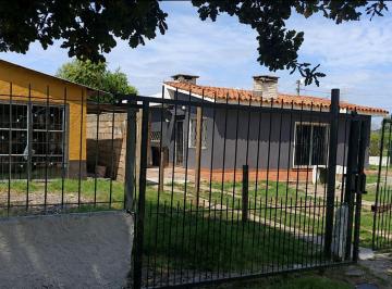 Casa · 120m² · 5 Ambientes · Venta Casa 3 Dorm. y Apto Paso Carrasco
