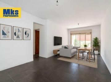 Departamento · 72m² · 4 Ambientes · ¡Disfruta de Tu Próximo 4 Ambientes Al Frente en El Centro de Flores!