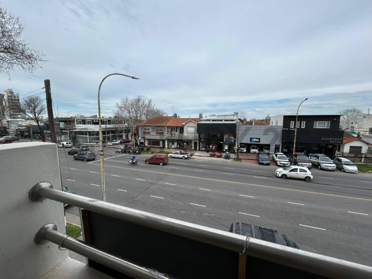 Excelente oportunidad de departamento de 2 ambientes a estrenar, ubicado sobre Avenida Colón