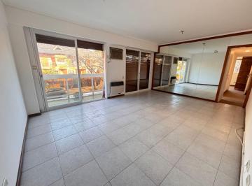 Departamento de 3 ambientes, Villa Devoto · A 200 m de Plaza Arenales 3 Amb 2 Baños Cochera Cubierta Frente Balcón Corrido