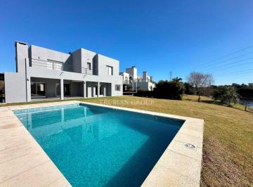 Casa · 200m² · 4 Ambientes · 2 Cocheras · Casa en Venta en San Francisco, Villanueva, Tigre