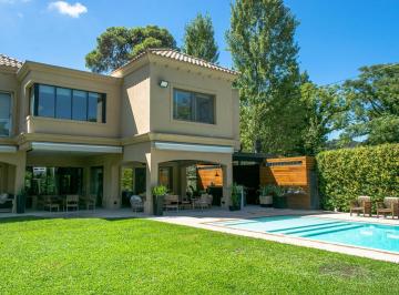 Casa · 465m² · 7 Ambientes · 4 Cocheras · En Venta | Exclusiva Casa en Barrio Cerrado en Lomas de San Isidro