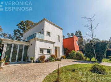 Casa · 347m² · 5 Ambientes · 1 Cochera · Casa en Venta de Cinco Ambientes en Barrio Cerrado Haras Maria Elena