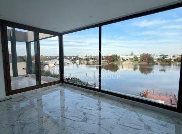 Casa · 261m² · 6 Ambientes · Casa Al Río en Venta en Canal Barrio Náutico Villanueva • At