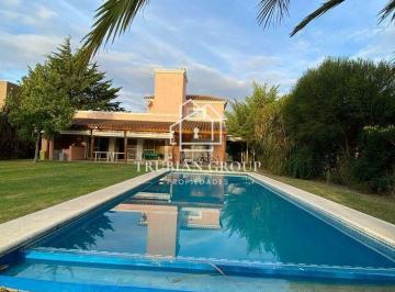Casa · 275m² · 4 Ambientes · 2 Cocheras · Casa en Alquiler en San Isidro Labrador, Villanueva, Tigre • At