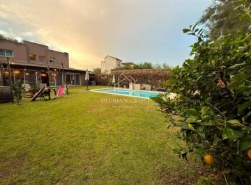 Casa · 200m² · 4 Ambientes · 1 Cochera · Casa en Venta en San Agustín, Villanueva, Tigre