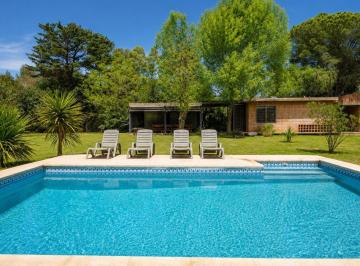 5.jpg · Venta Casa de 3 Ambientes con Quincho, Jardin y Pileta