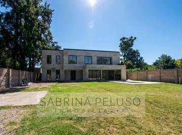 Casa · 400m² · 5 Ambientes · Casa con Pileta en Moreno Proyecto Avanzado