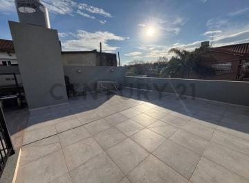 PH · 53m² · 3 Ambientes · PH de 101 m² con 2 Dorm. en Venta en Florida, Terraza y Parrilla! Sin Expensas