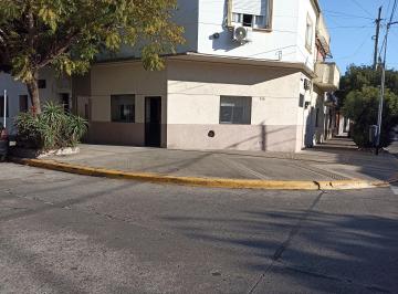 PH de 3 ambientes, Parque Avellaneda · Depto. PH 3 Amb. en P. B. Entrada Independiente