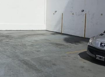 Garage , Boedo · Cochera Descubierta en Pb Porton Automatico