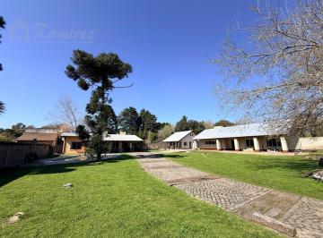 Quinta vacacional · 1537m² · 6 Ambientes · Quinta de 1537 m² en Venta - Francisco Alvarez