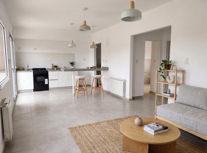 Casa · 120m² · 5 Ambientes · 4 Cocheras