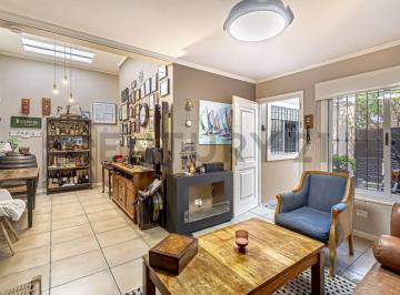 Casa · 70m² · 4 Ambientes · 1 Cochera · Venta ¡Mudate Ya! Impecable PH 4 Amb en Martínez