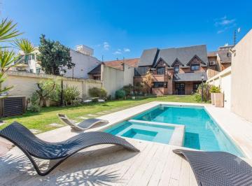 Casa · 392m² · 7 Ambientes · 2 Cocheras · Venta Casa C/jardin Quincho 7 Amb. Ramos Mejia