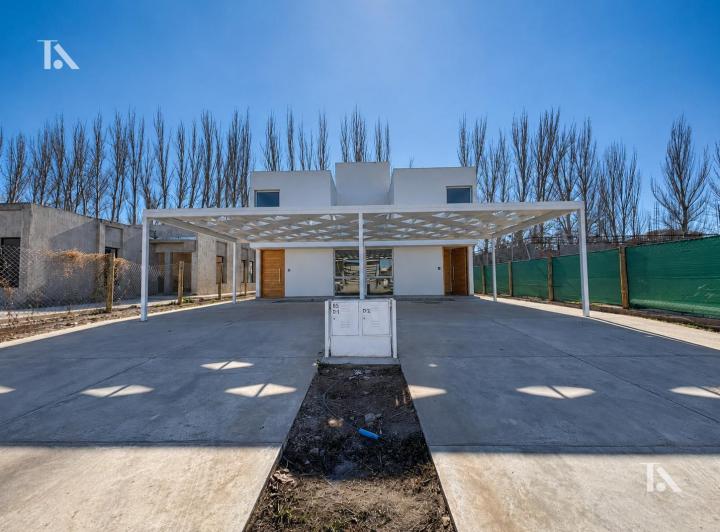 Casa · 135m² · 3 Ambientes · 2 Cocheras